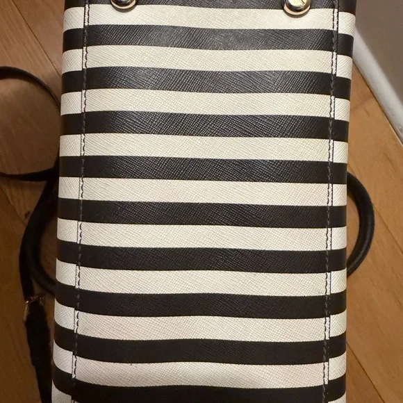 Black and White Striped Handbag Henri Bendel - Picture 5 of 14